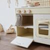 Drewniana kuchnia retro beż – zdjęcie 4