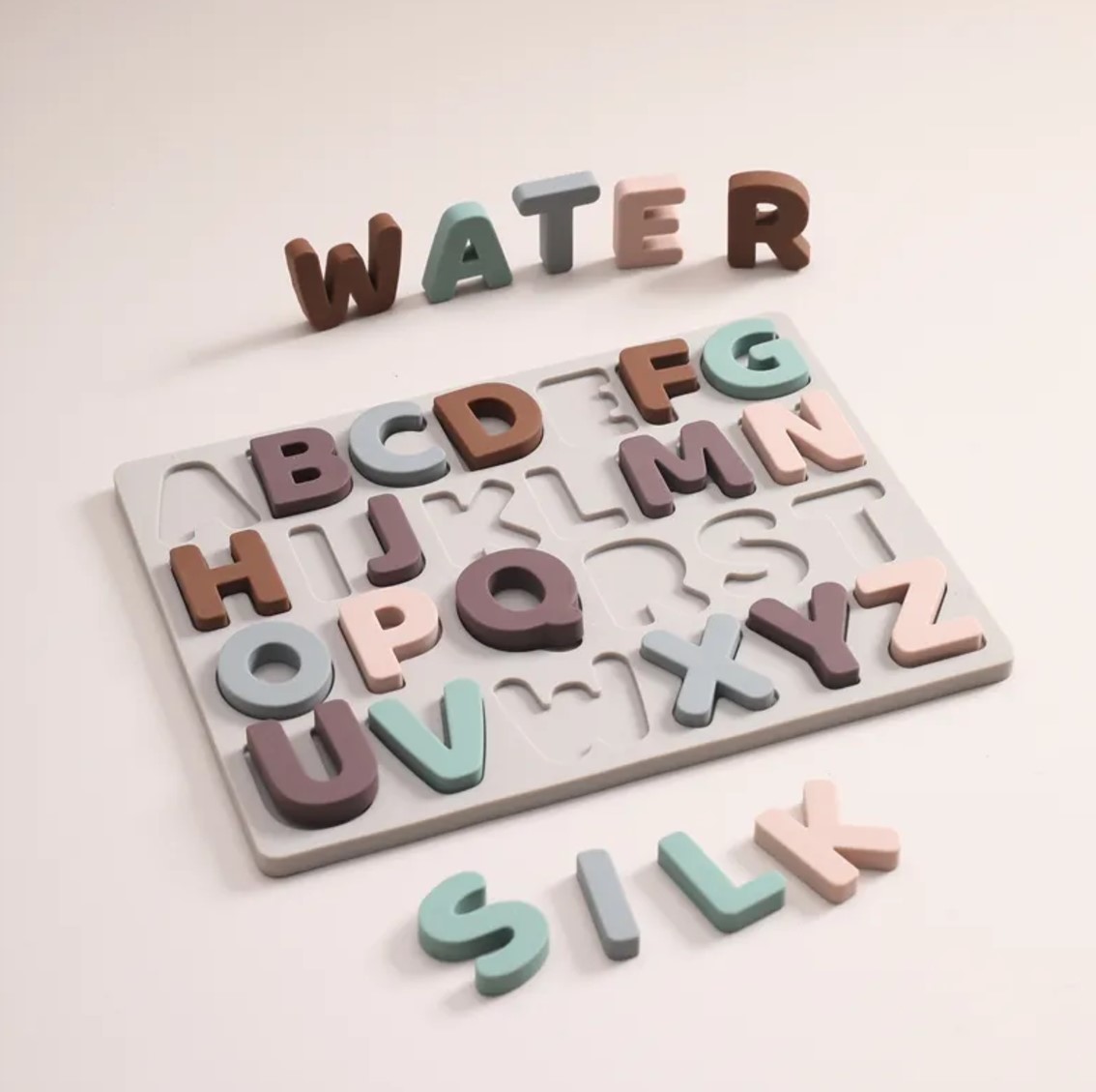 Drewniany alfabet silikonowy układanka puzzle