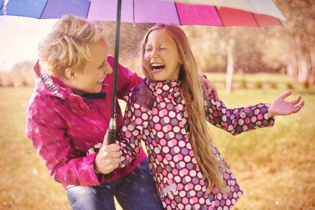 10 pomysłów na zabawę z dziećmi w deszczowe dni obraz 1