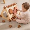 Drewniany trójkąt aktywności Montessori sorter sensoryczny dla dzieci Kotek — widok 3