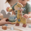 Drewniany zestaw edukacyjny 3w1 – żyrafa, sorter, wieża montessori XXL — widok 3