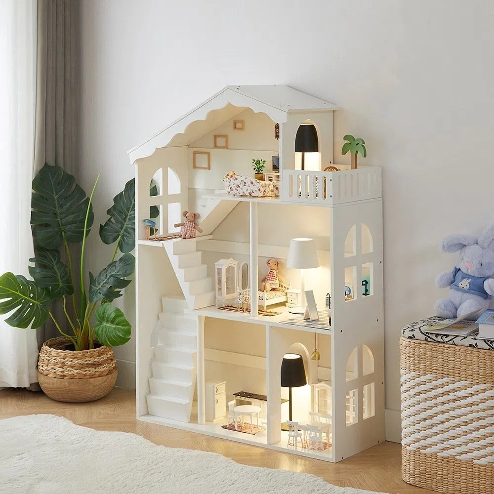Biały domek dla lalek z balkonem i schodkami, wysoki jak regał – zdjęcie 2