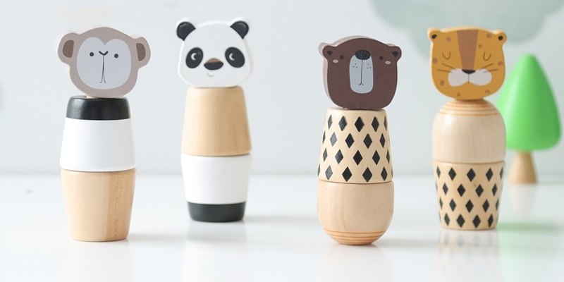 Drewniane figurki zwierząt: panda, miś, małpka i tygrys – zdjęcie 1