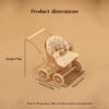 Wymiary miniaturowego wózka: 10 cm wysokości, podstawa 7,5 na 8 cm